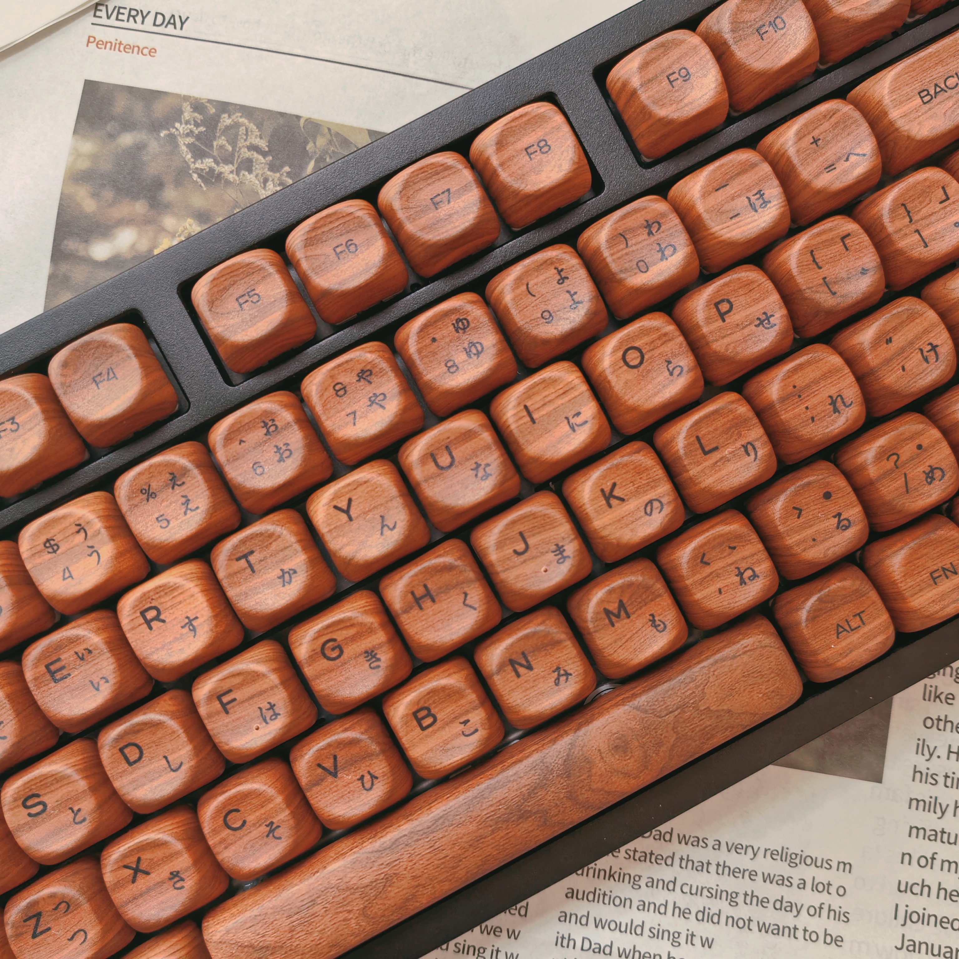 130 Keys Walnut Wood Five Side - Retro Gaming Keycaps 评论和价格