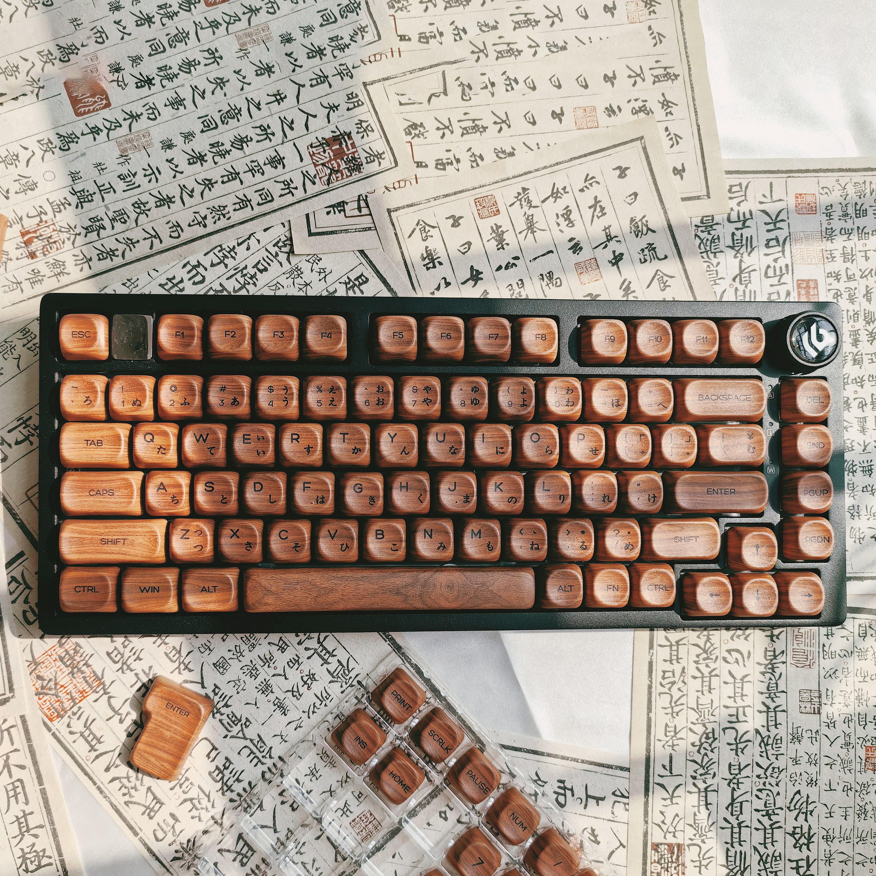 130 Keys Walnut Wood Five Side - Retro Gaming Keycaps 评论和价格